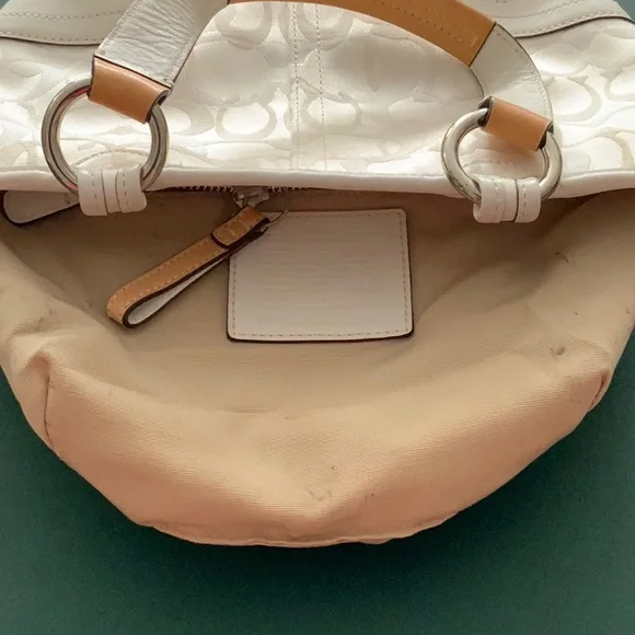 Coach Monogram White and Tan Handbag No A05Q-1853 - Picture 4 of 6